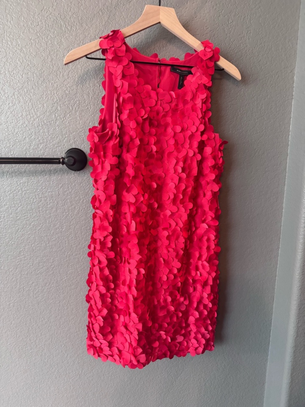 BCBGMaxAzria Red Sleeveless Heart Appliqué 3D Dress Size 0 Artsy Valentines - Picture 2 of 10